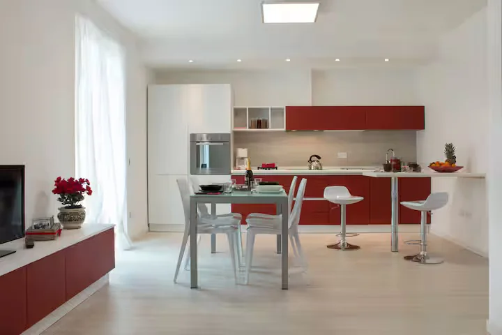 Il loft: cucina, zona pranzo e soggiorno in un unico ambiente